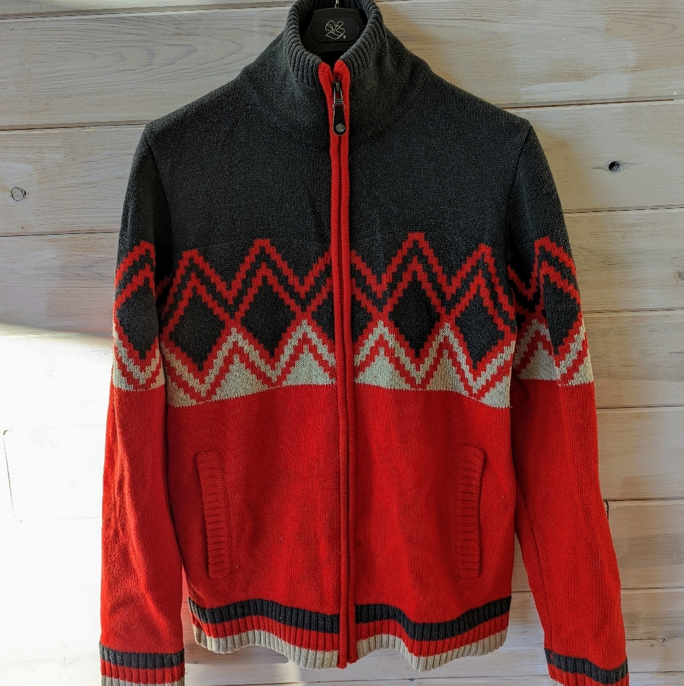 Bench zip-up sweater size L